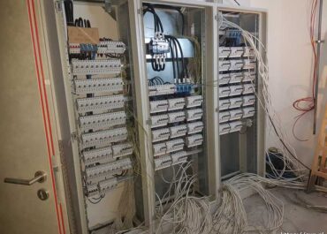 Kimberly Clark, poziom +4, Equal Business Park przy ul. Wielickiej 28B w Krakowie, CAVATINA - rozdzielnice elektryczne przygotowanie